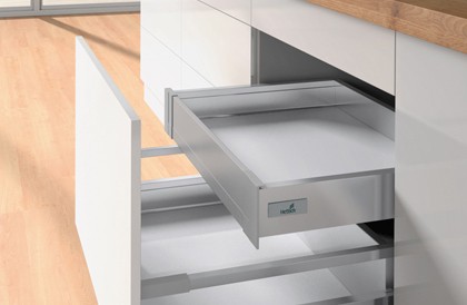 Направляющая Quadro V6 30 для InnoTech Atira, полного выдвижения, с демпфером Silent System, 30 кг, EB12,5, NL470, правая